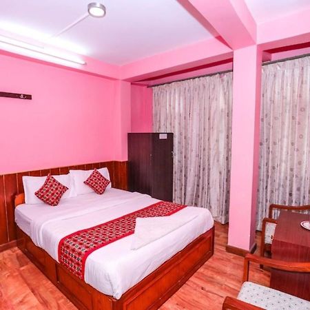 Hotel Plumeria Inn Kathmandu Esterno foto