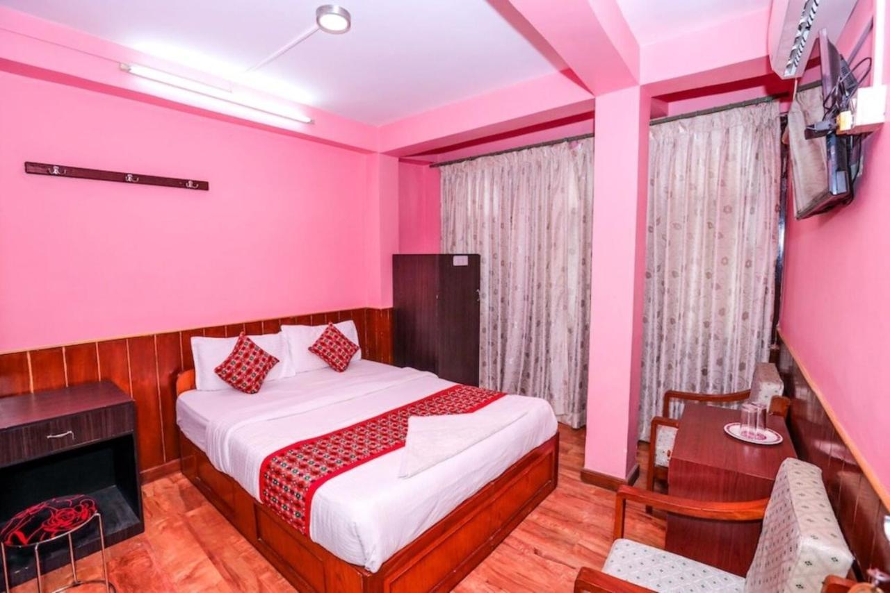 Hotel Plumeria Inn Kathmandu Esterno foto