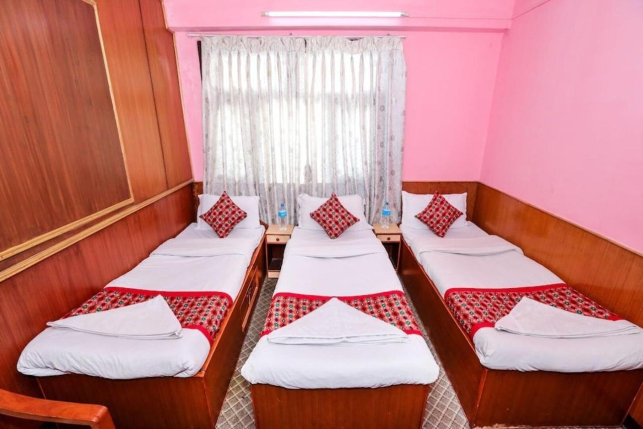Hotel Plumeria Inn Kathmandu Esterno foto